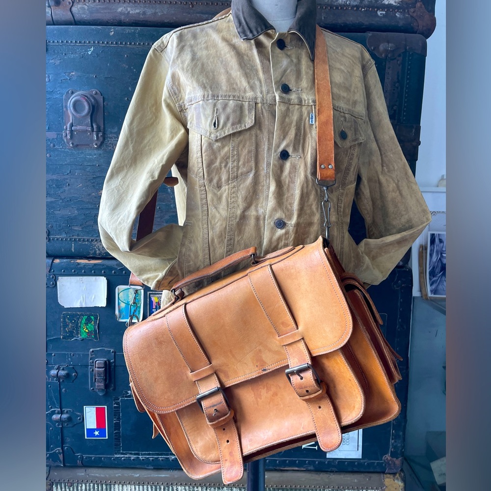 Used. Moroccan Mens Leather Shoulder Bag